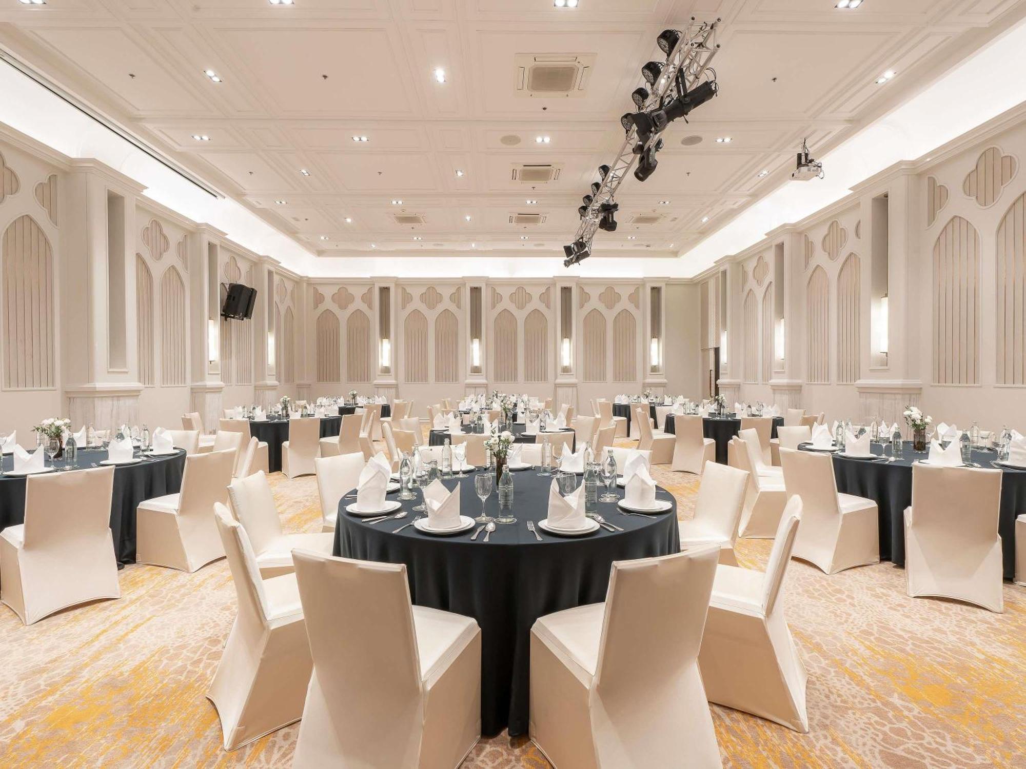 Moevenpick Myth Phuket 5*