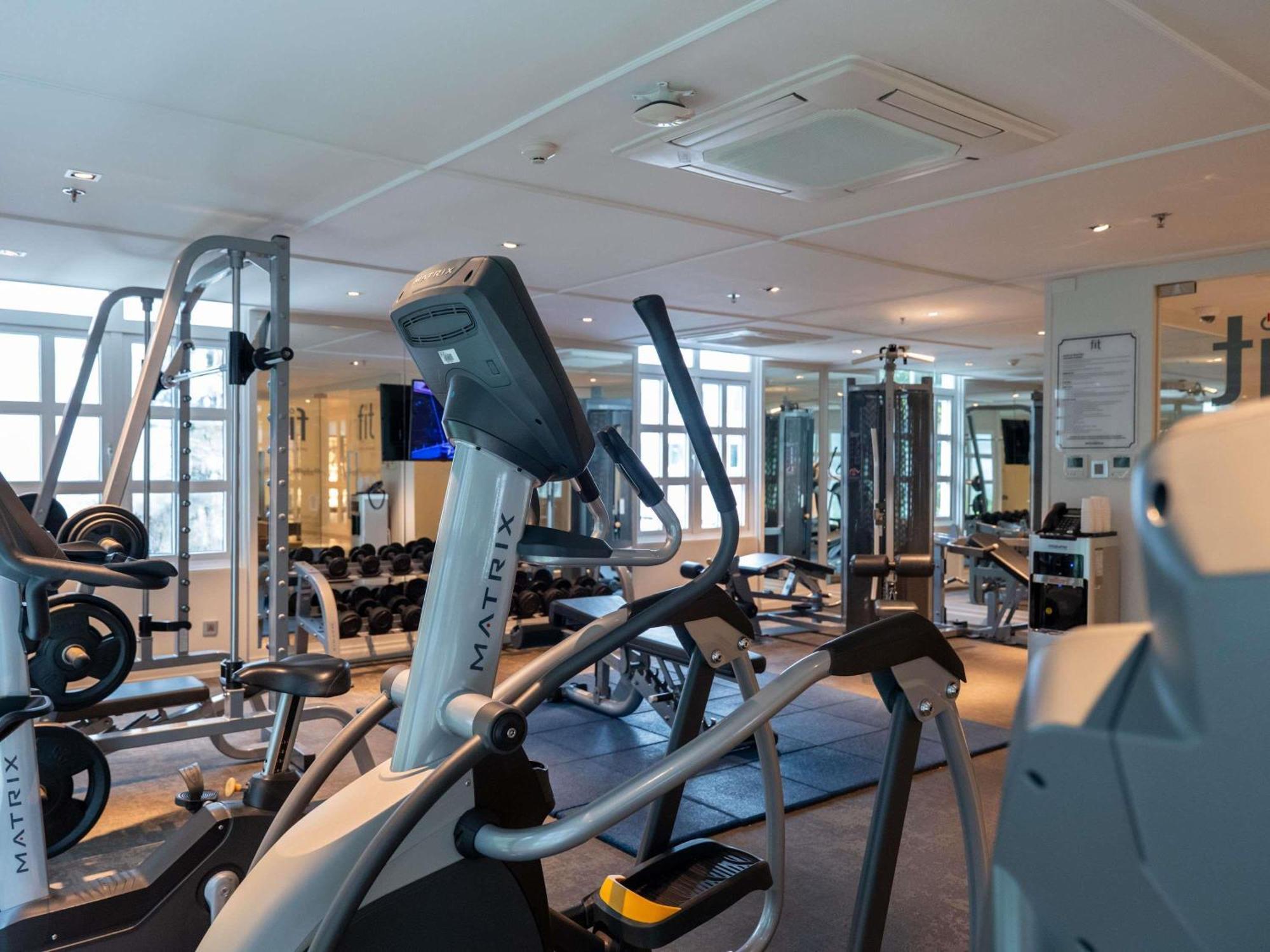Hotel Moevenpick Myth Phuket 5*