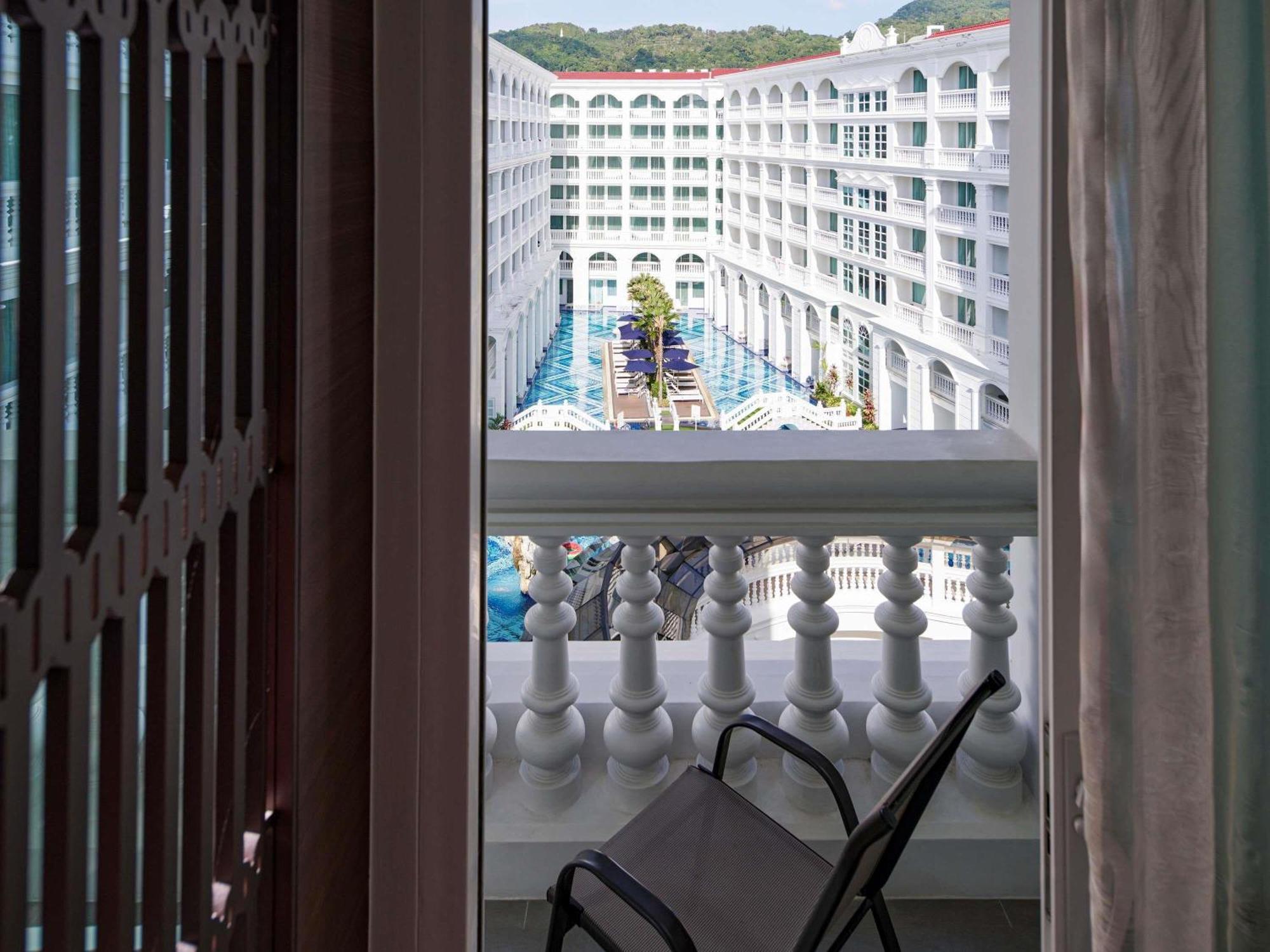 Moevenpick Myth Phuket